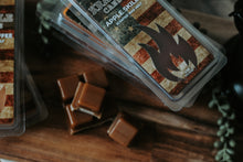 Load image into Gallery viewer, Krackle Wax Melts | Apple Skillet | 4oz Melts | Apple, Cinnamon, Nutmeg &amp; Brown Sugar | Cozy Fall Melts for Home or Gifting
