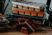 Load image into Gallery viewer, Krackle Wax Melts | BlackBerry Bourbon | 4 oz Scented Wax Melts | Poured in The USA | Smooth Bourbon &amp; BlackBerry Basil Fragrance
